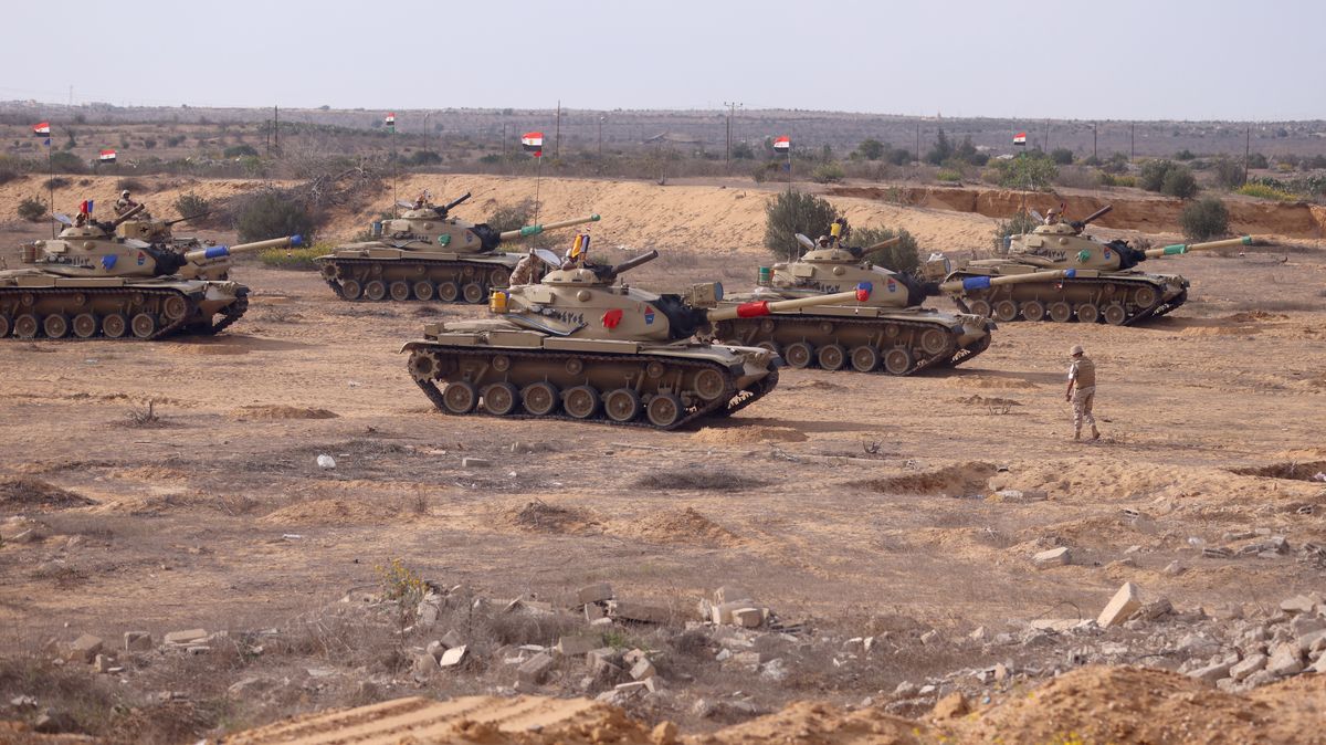 Egypt vyslal tanky k přechodu Rafáh na hranici s Pásmem Gazy